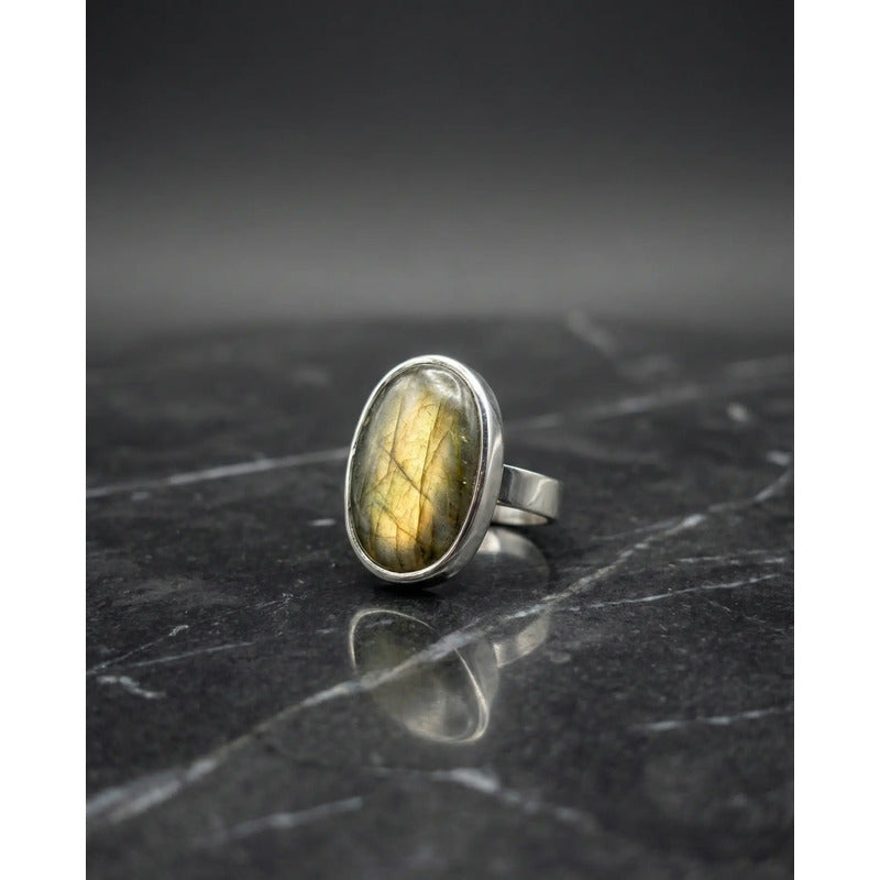 Anillo Oval de Labradorita
