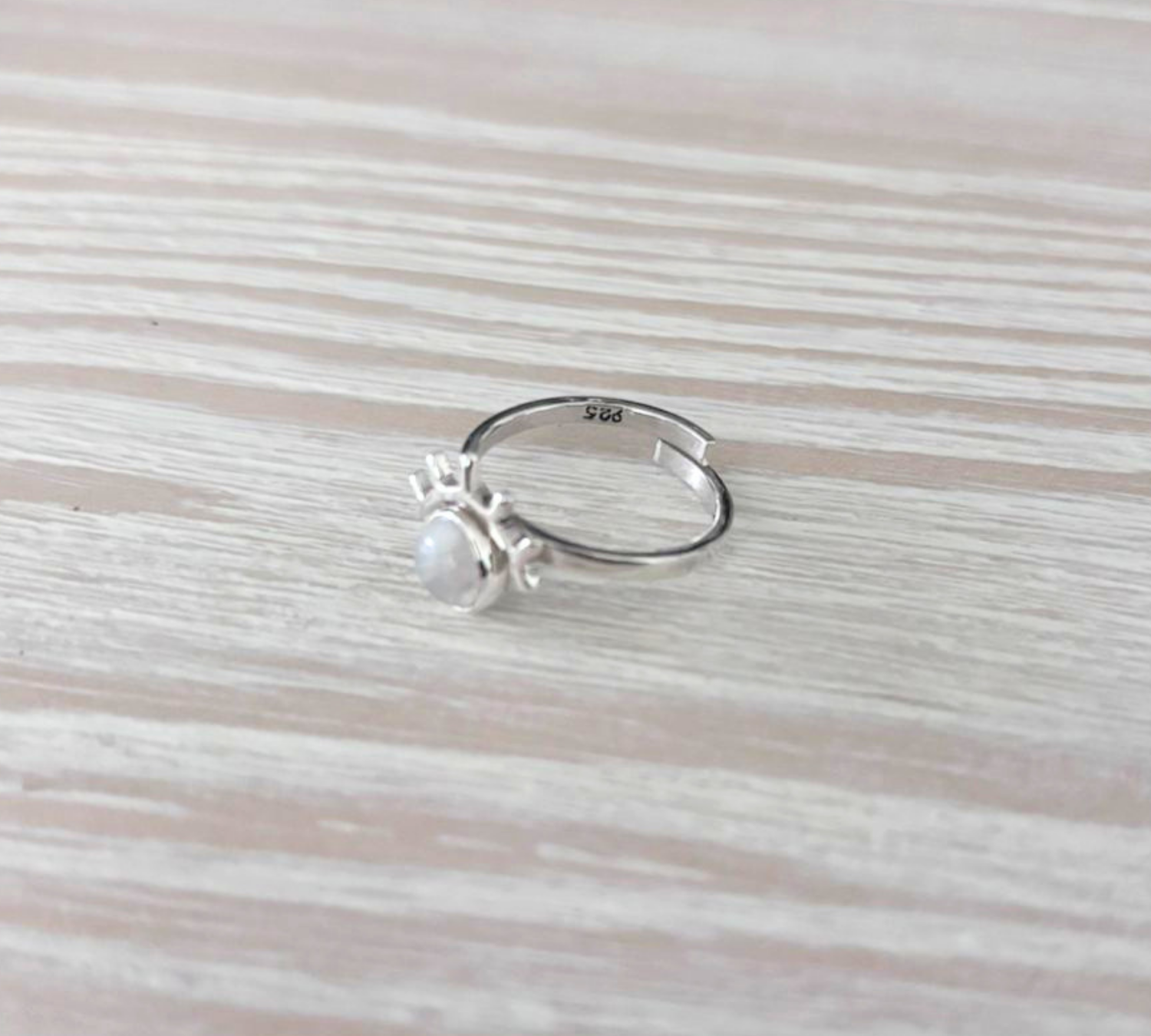 Anillo Ojo de Luna